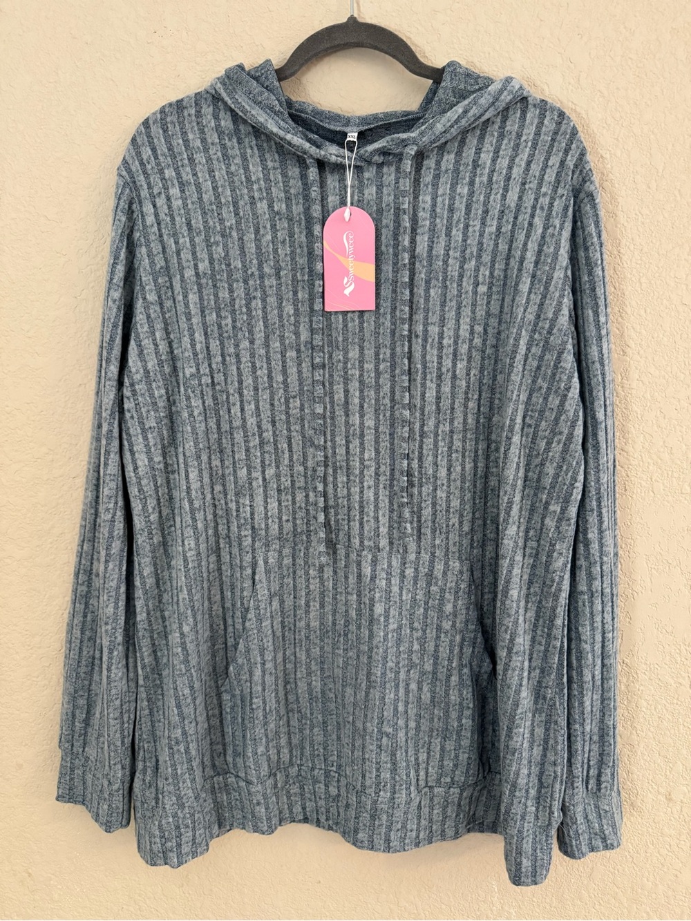 Sweetyweee soft hooded lightweight kangaroo pocket sweater - NWT